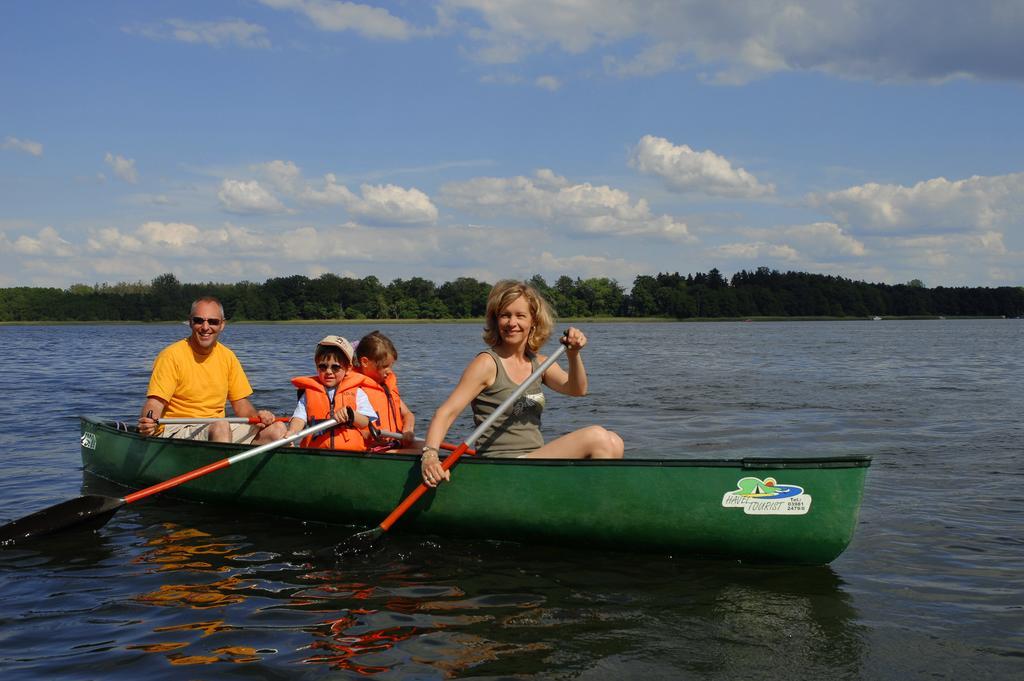 Camping-Und Ferienpark Havelberge Gross Quassow Exterior foto